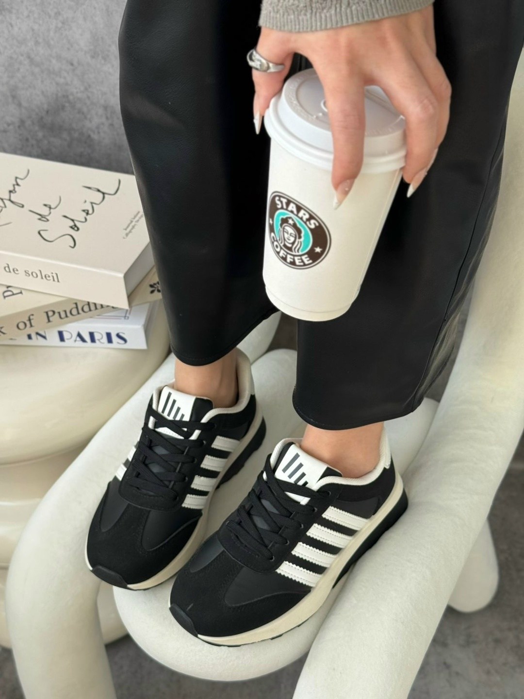 кроссовки женскиe,модные кроссовки,,стильные кроссовки,повседневные кроссовки