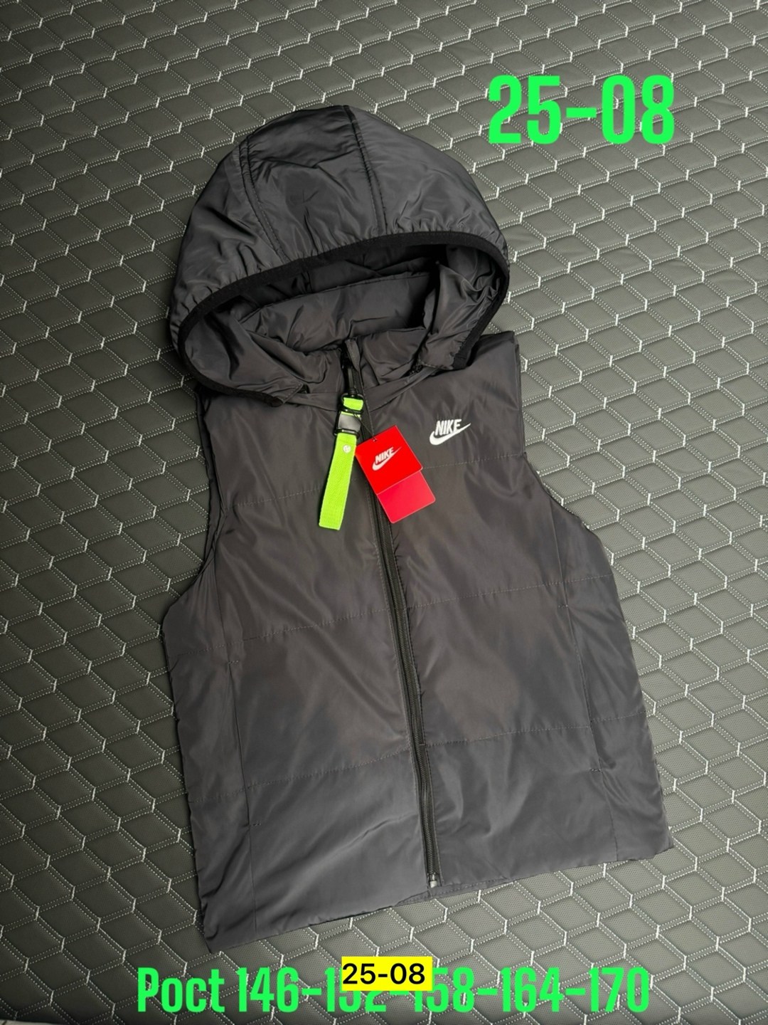 жилетка nike,жилетка безрукавка,жилетка детская,жилетка,жилет спортивное