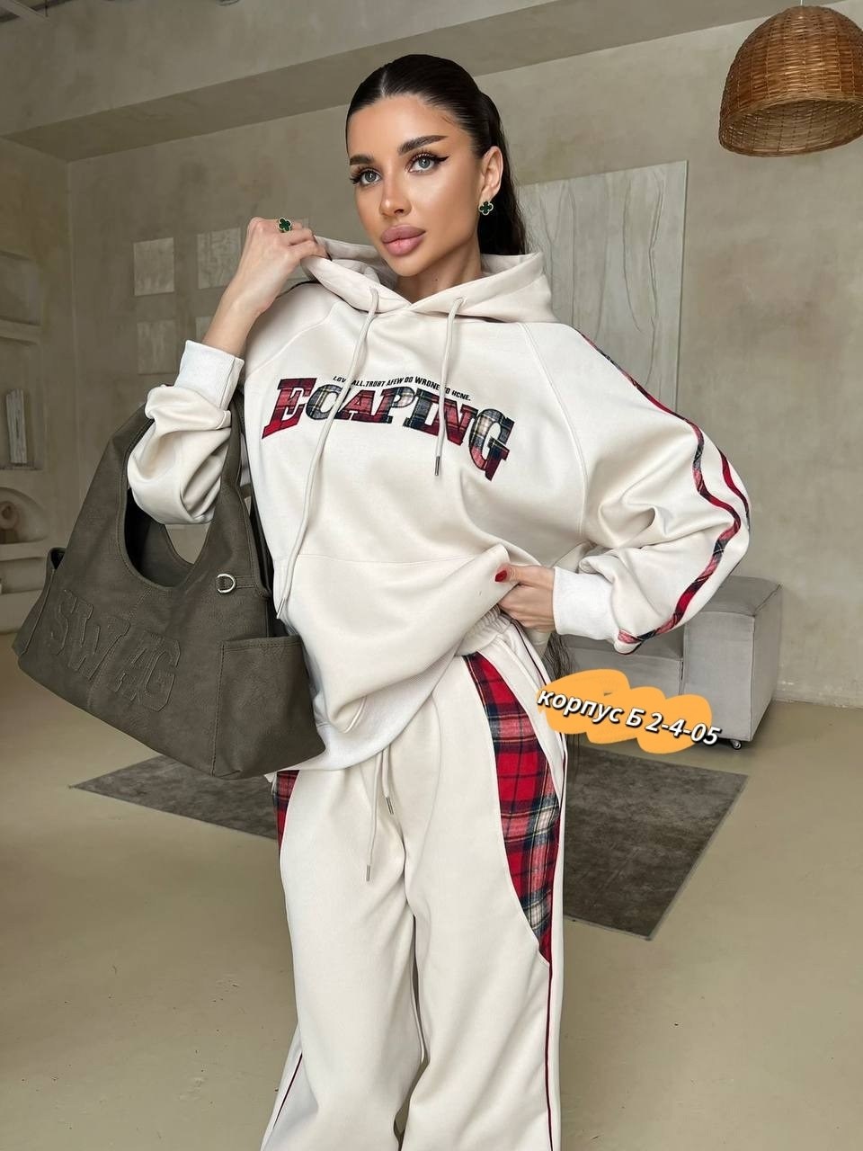 женский красный костюм miu miu,cпортивный костюм женский на флисе,женский костюм,красный женский костюм,женский костюм на флисе