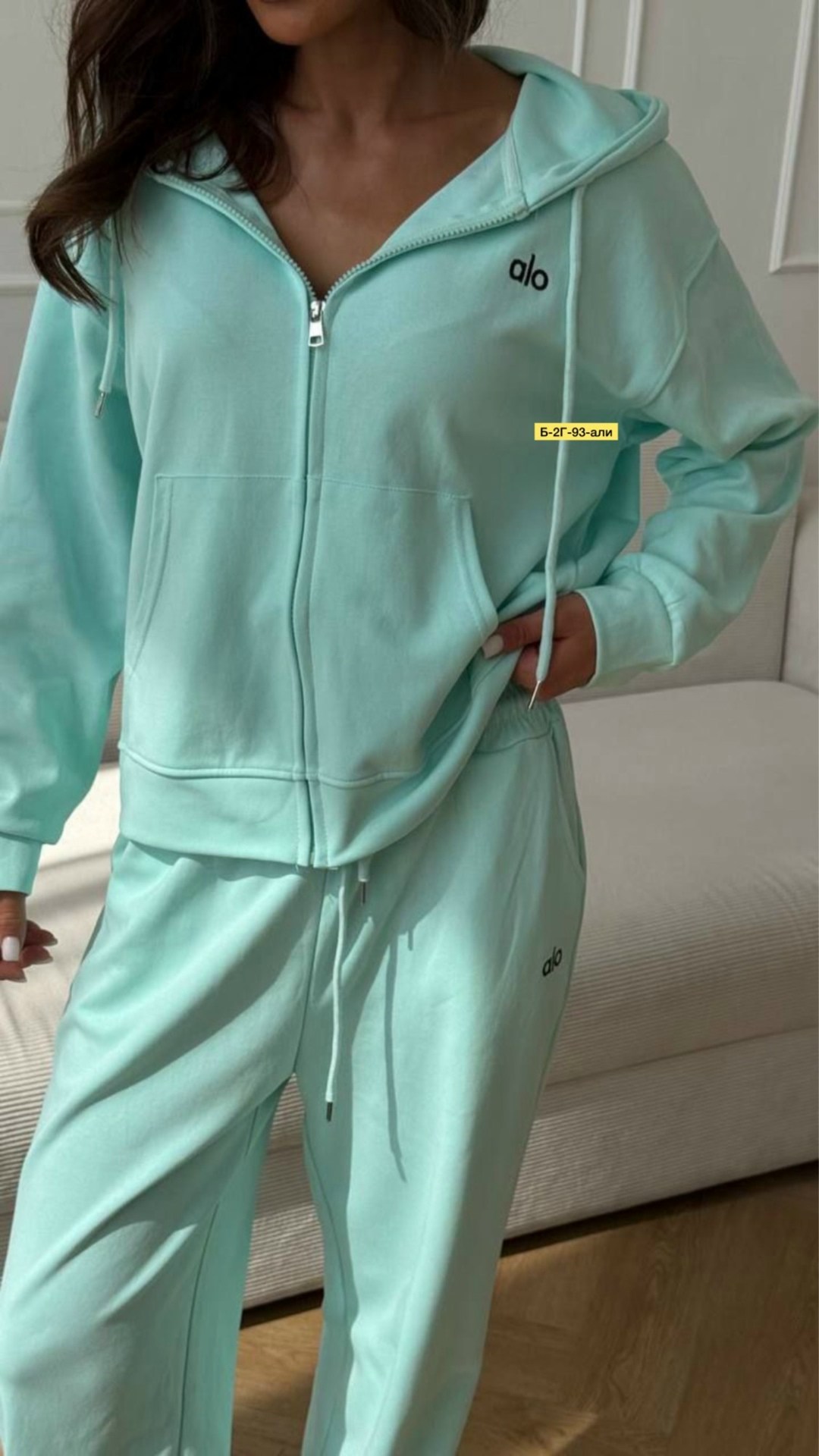 костюм спортивный,костюм велюровый,костюм женский,женский спортивный костюм,женский костюм на флисе