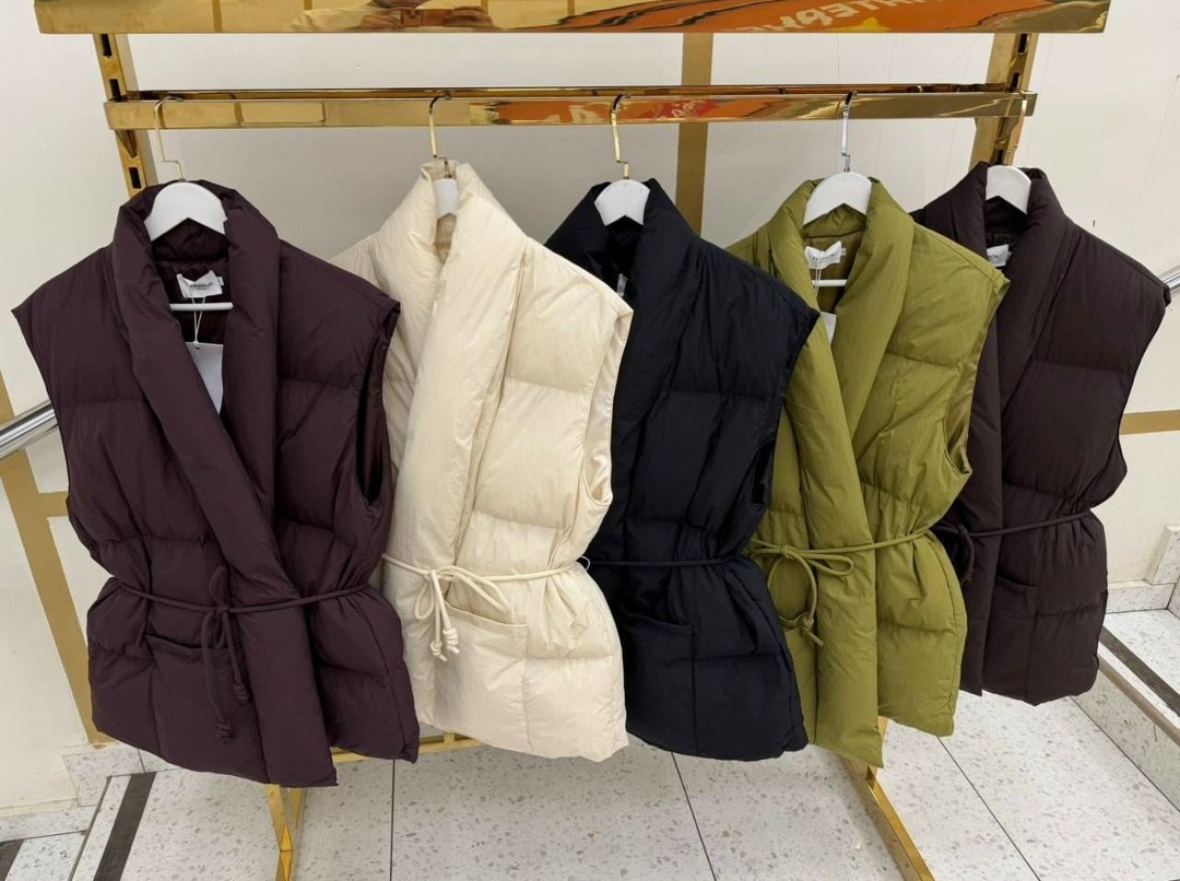 женская жилетка,женский жилет,жилет с поясом,теплый жилет,жилетка с поясом