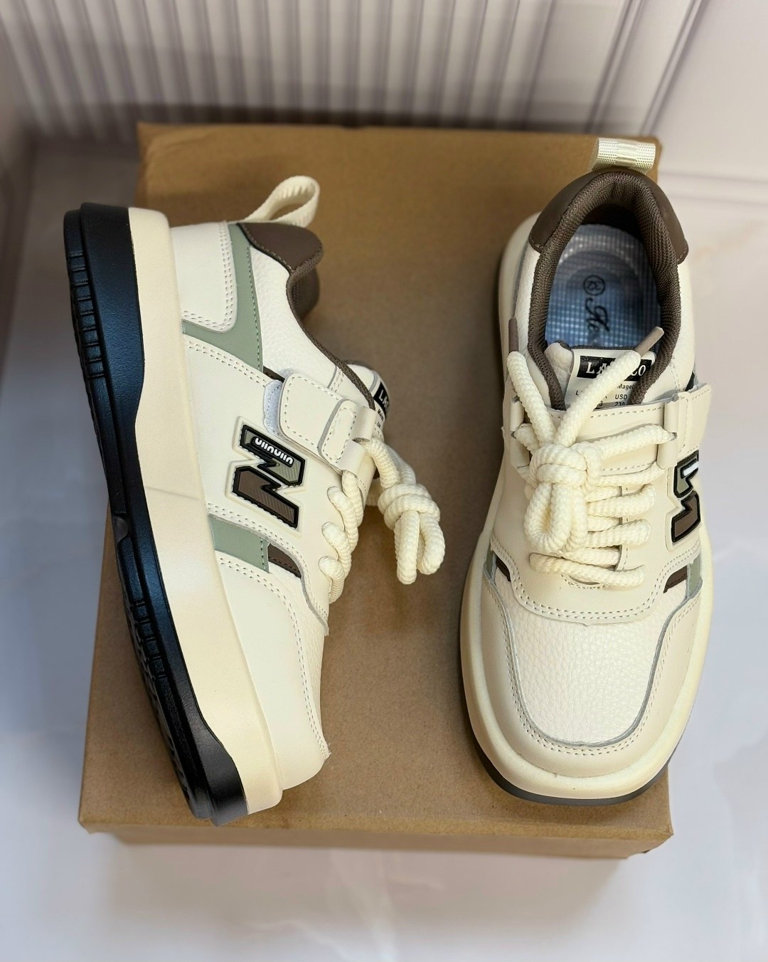 ,кроссовки женские,кроссовки бежевые,модные кроссовки,женская