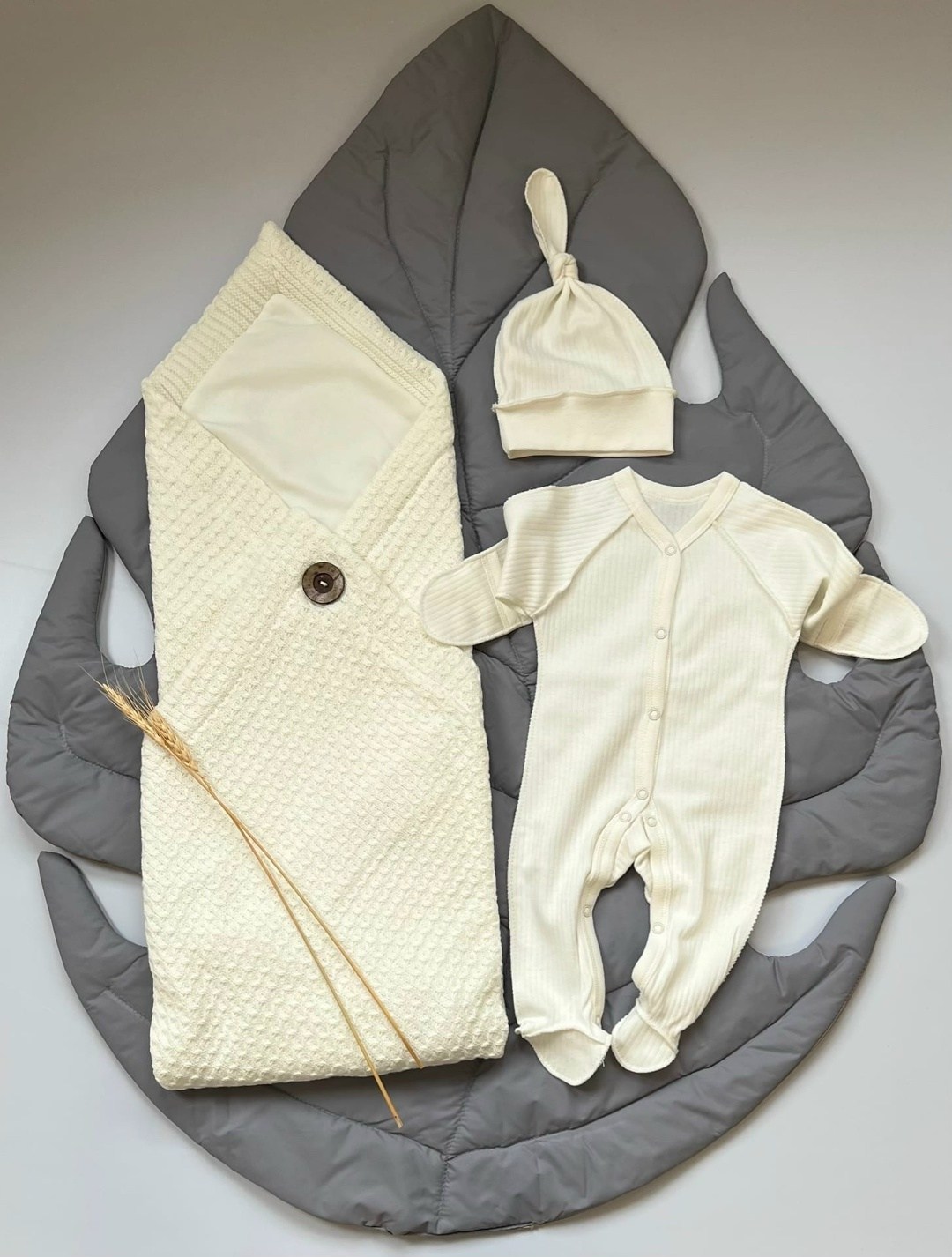 комплект на выписку вязаный,комплект на выписку ямамочка новорожденные,комплект на выписку для новорожденного,комплект на выписку и прогулки " hugge" 5 предметов цвет: молочный,комплект на выписку яма