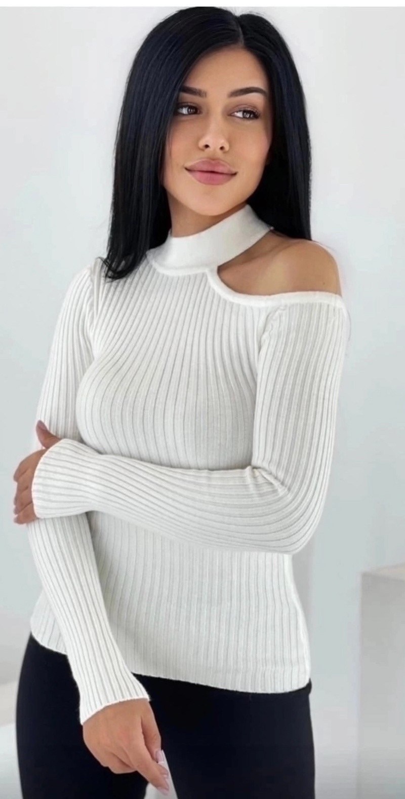 женская кофта,водолазка,водолазка трикотажная с вырезом,водолазка с вырезом,кофта кардиган