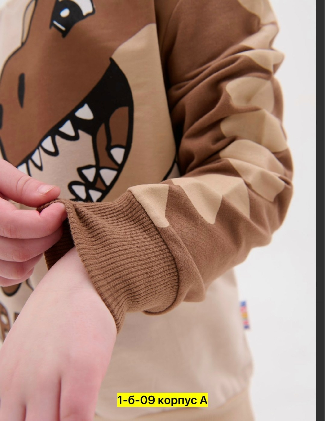 костюм спортивный для мальчика,детские костюмы,детский костюм,костюм оранжевый,костюмчик детский