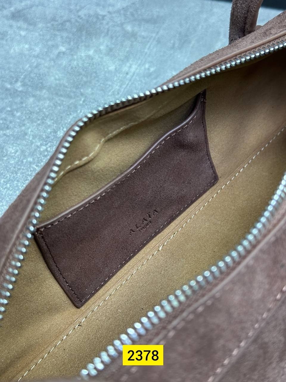 замшевая сумка,сумка женская замшевая черная,сумка the row margaux натуральная замша,замшевая сумка женская,сумка