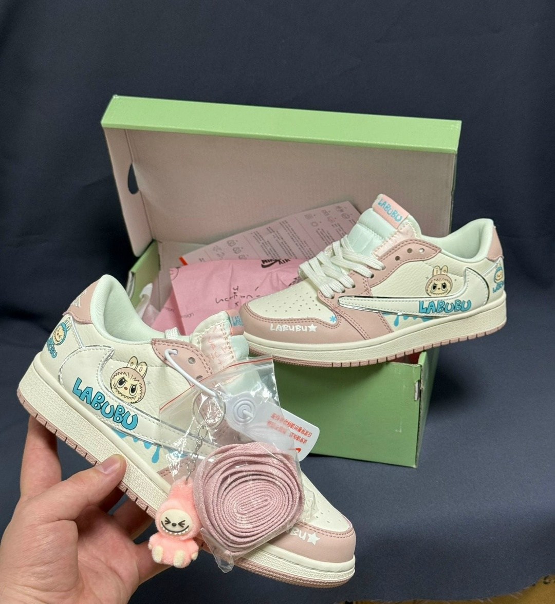 кроссовки,женские кроссовки,оригинальные кроссовки,кроссовки унисекс,модные кроссовки