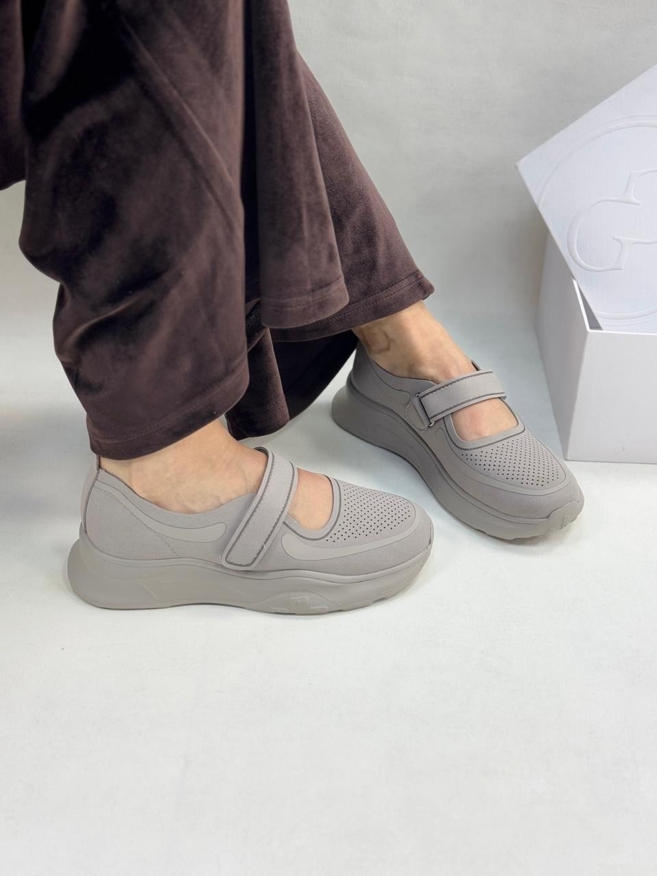 ,кроссовки женскиe,белые женские кроссовки,кроссовки массивные,женские