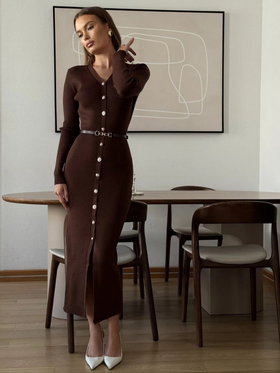 элегантное трикотажное платье миди с ремнем,платье трикотажное с ремешком emberens,платье трикотажное,платье миди трикотажное,платье женское