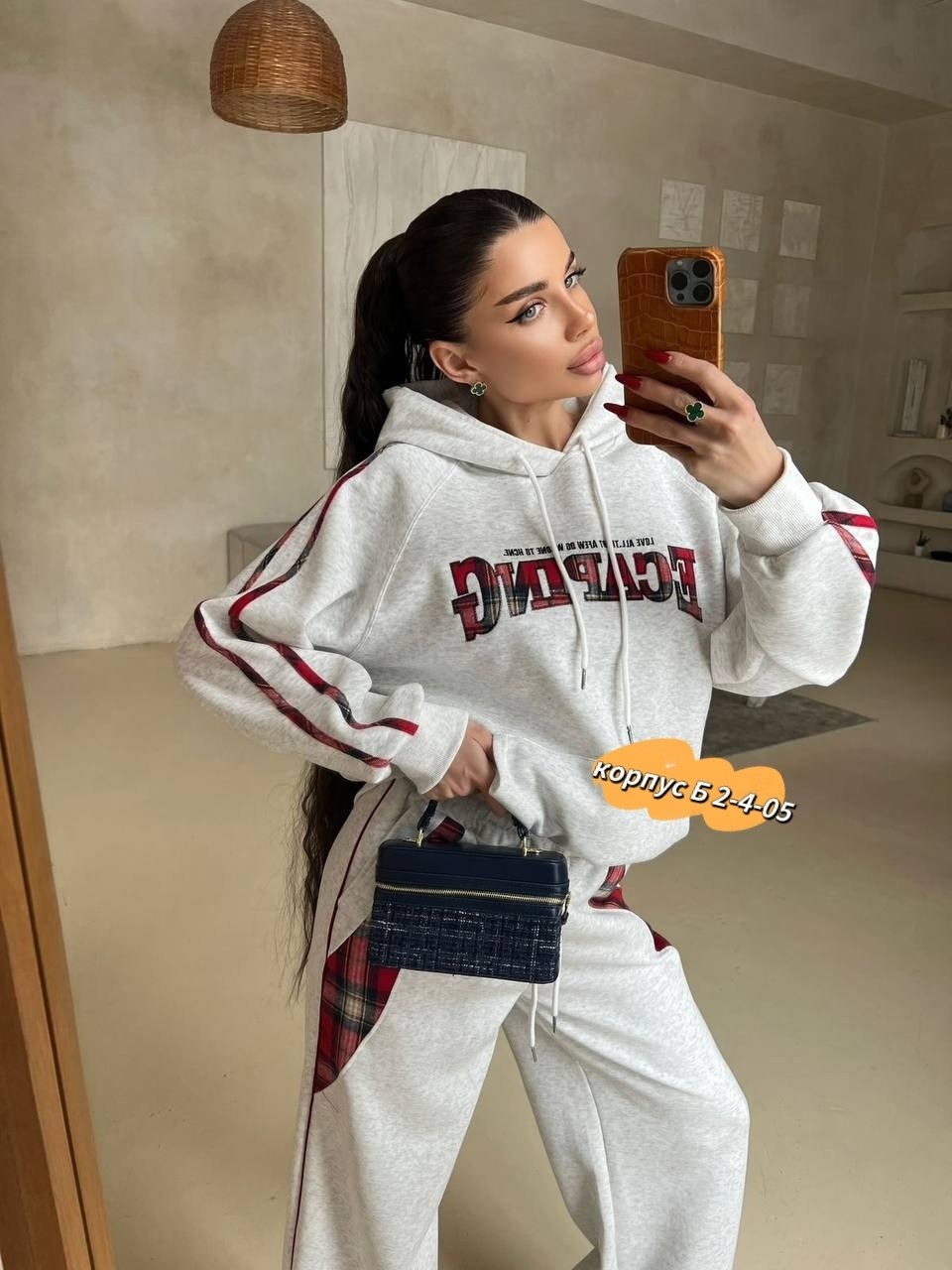 женский красный костюм miu miu,cпортивный костюм женский на флисе,женский костюм,красный женский костюм,женский костюм на флисе