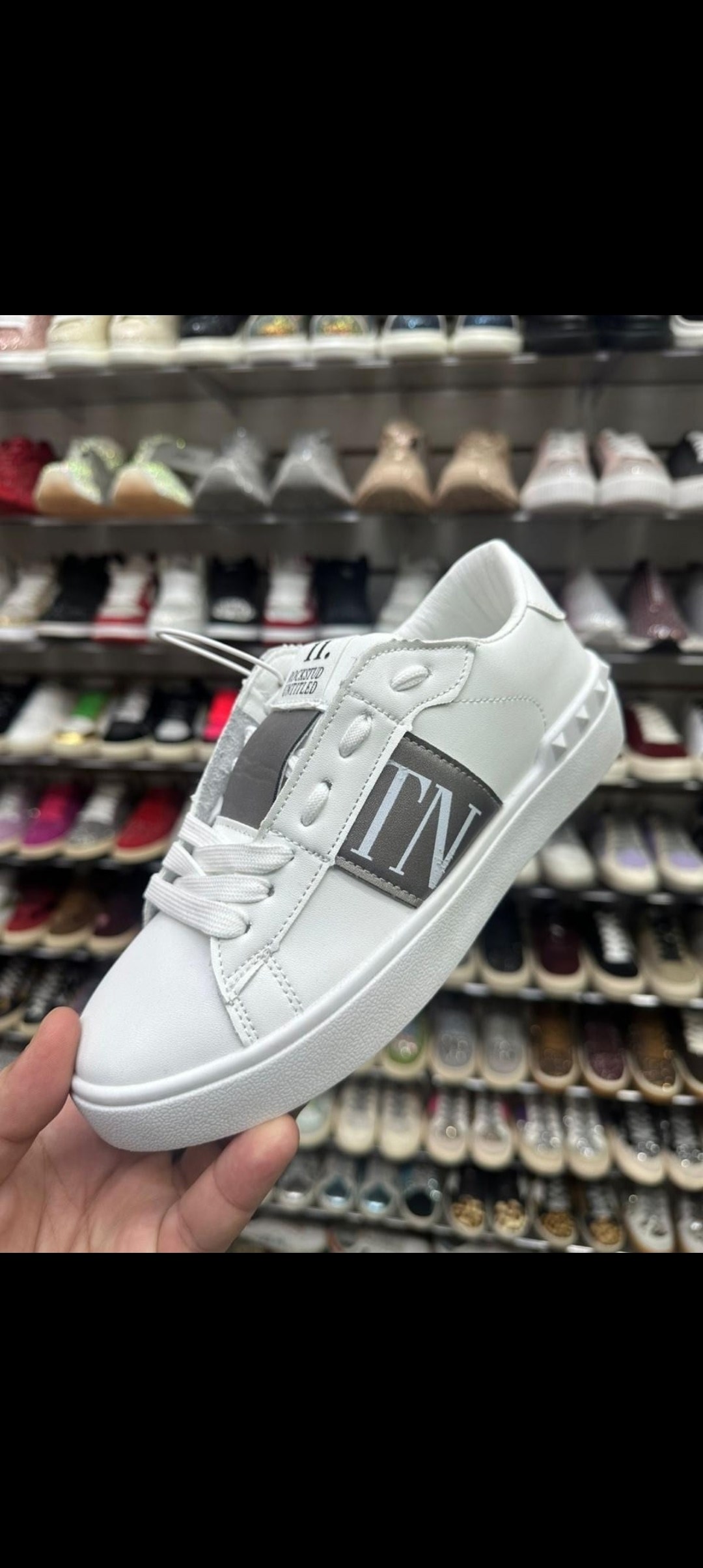 ,кроссовки valentino,valentino garavani кроссовки,valentino кеды,обуви