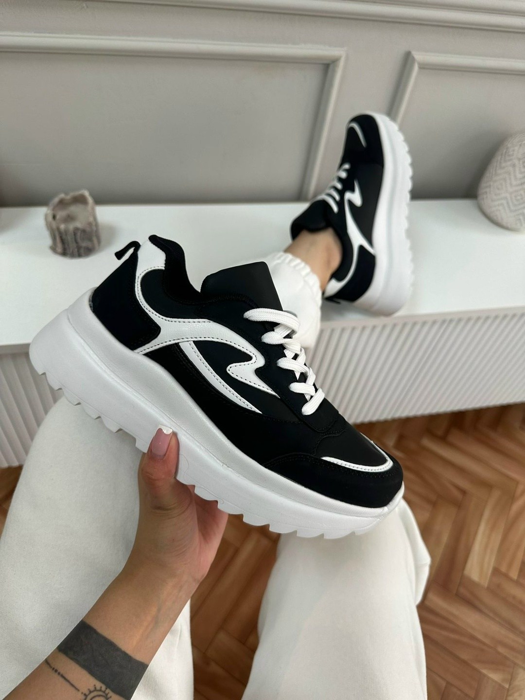 кроссовки женскиe,,кроссовки для женщин,кроссовки для девушек,кроссовка