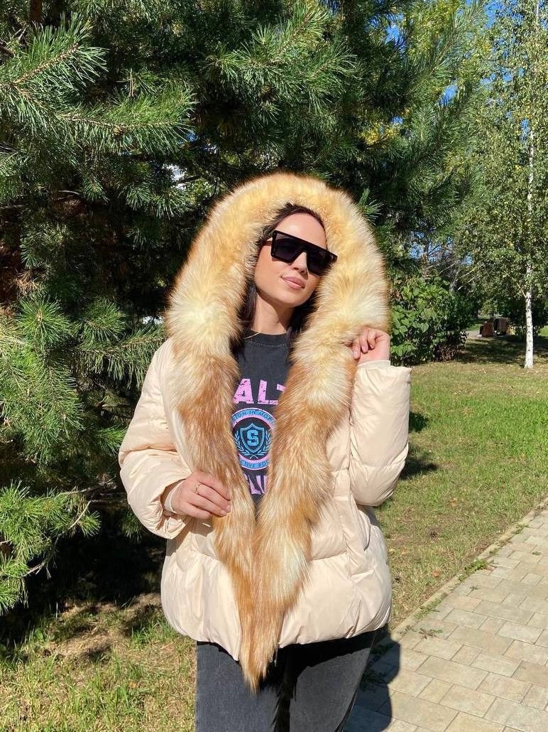 пуховик короткий с капюшоном с мехом лисы,пуховик с натуральным мехом,пуховик с мехом,пуховик женский с натуральным мехом,пуховик бежевый