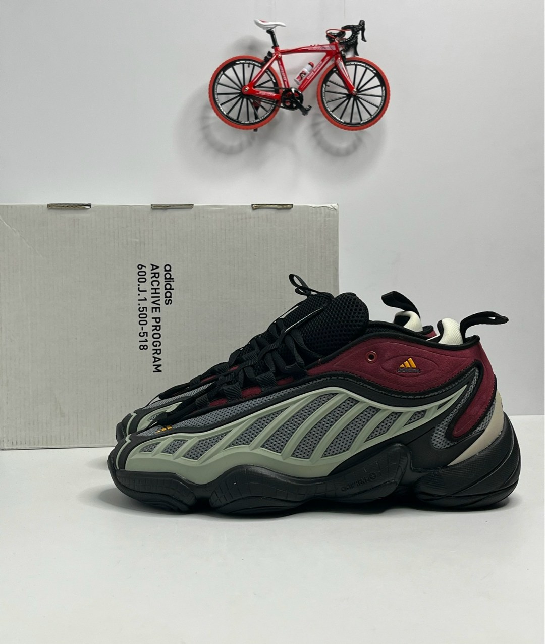 кроссовки adidas yeezy 500,кроссовки adidas,кроссовки adidas intimidation pacer,кроссовки мужские adidas,кроссовки adidas yeezy