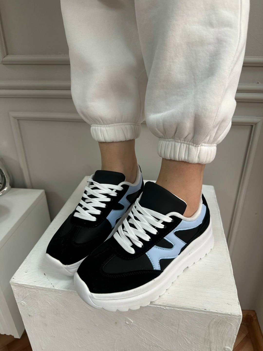 кроссовки женскиe,,кроссовки для женщин,кроссовки для девушек,кроссовка