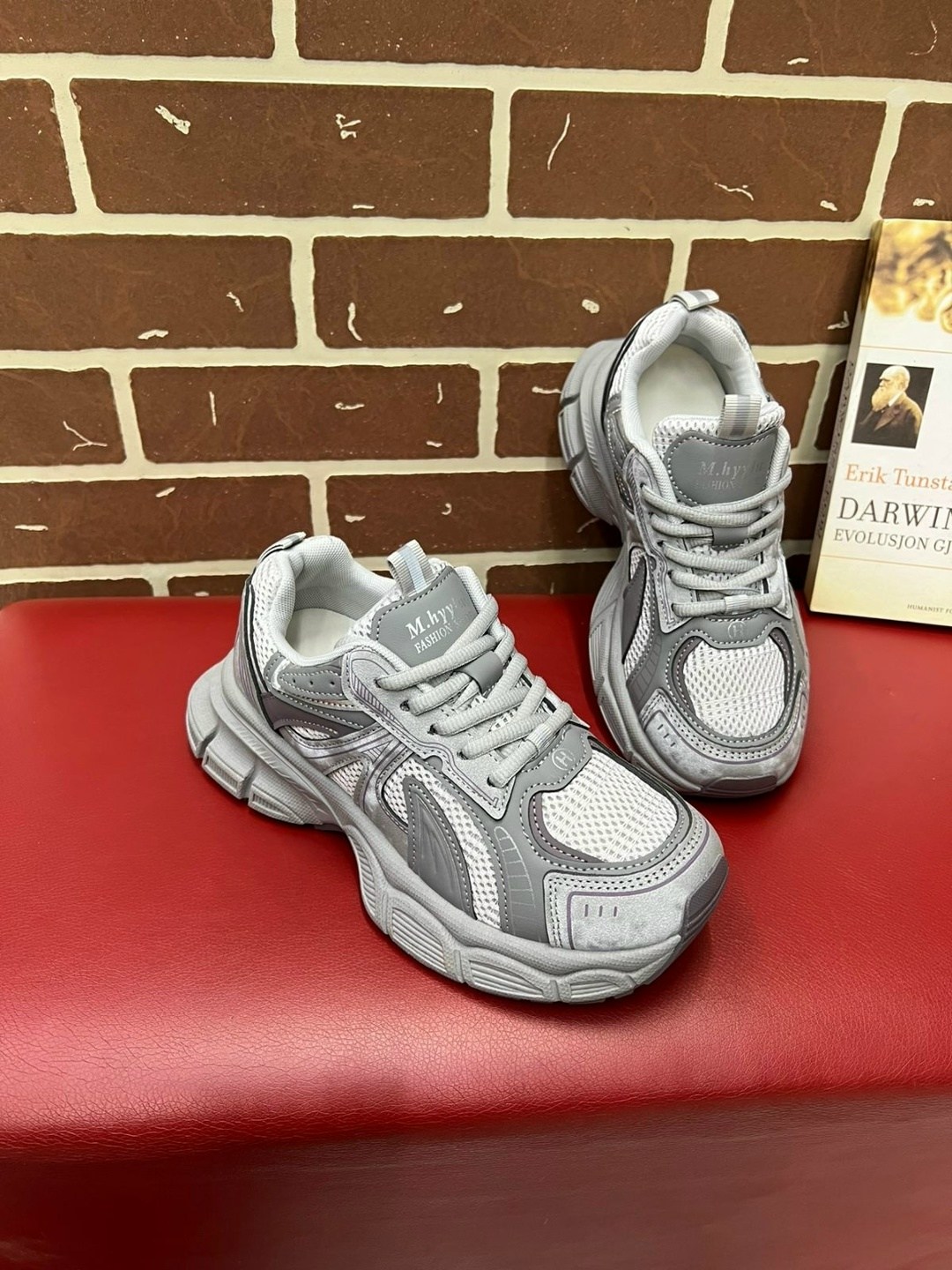 кроссовки женские,модные кроссовки,массивные кроссовки,кроссовки женские повседневные,женские модные кроссовки