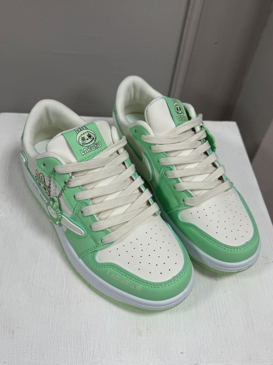 кроссовки,женские кроссовки,nike air jordan 1 low мятные,nike dunk low green glow,кроссовки женские nike