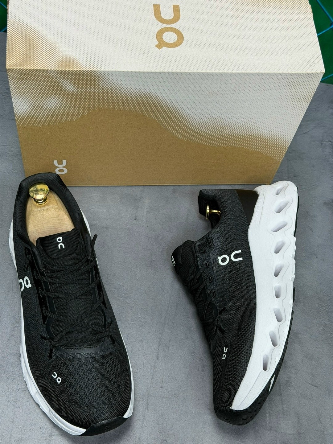 кроссовки on cloudflow,кроссовки,кроссовки on cloudrunner 2 цвет eclipse black,кроссовки женскиe,мужские кроссовки