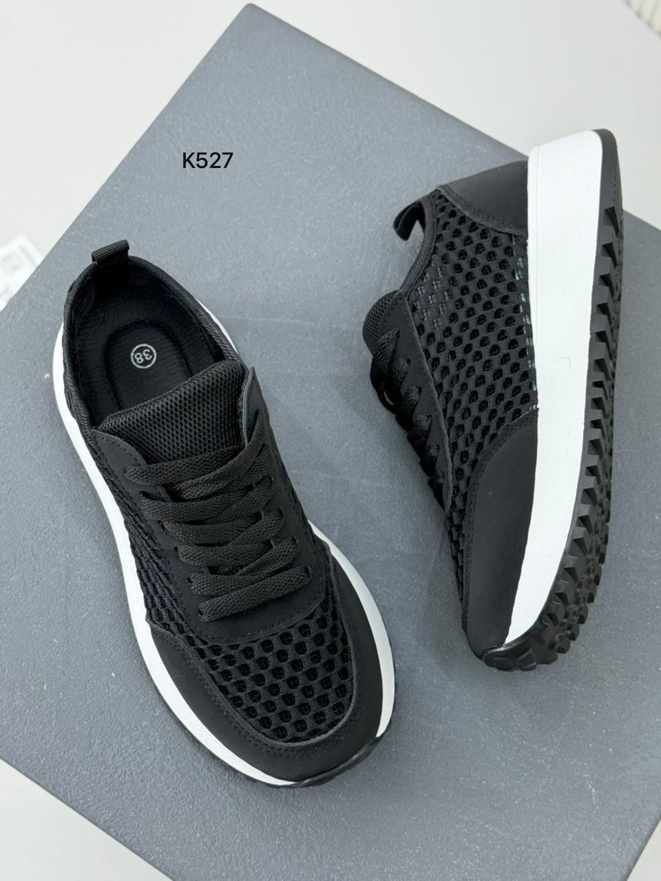 ,женские кроссовки, спортивная,повседневные кроссовки,кроссовки модные