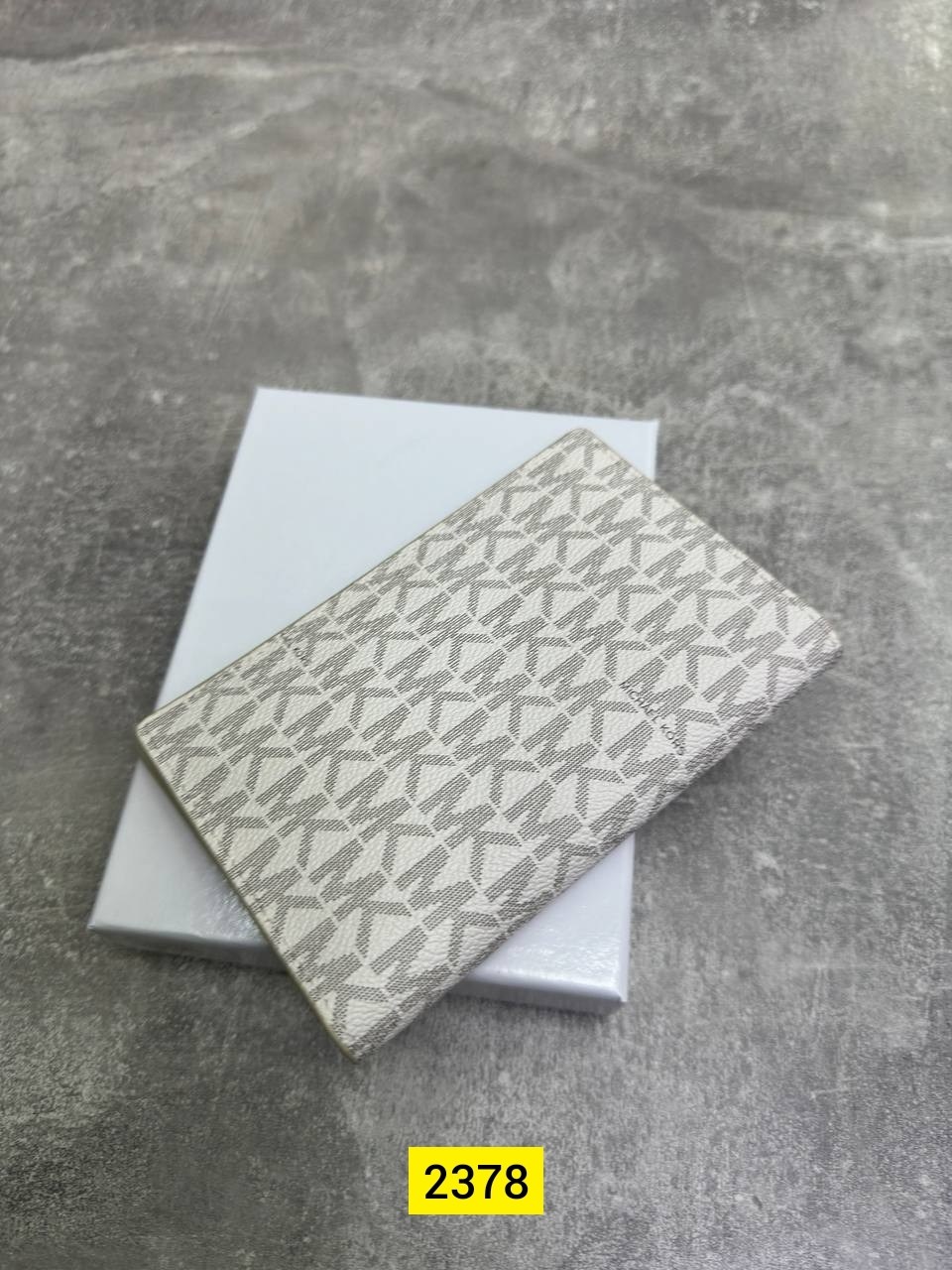 обложка на паспорт michael kors,брендовая обложка на паспорт michael kors,michael kors кошелек,обложка для паспорта michael kors женская,чехол на паспорт майкл корс