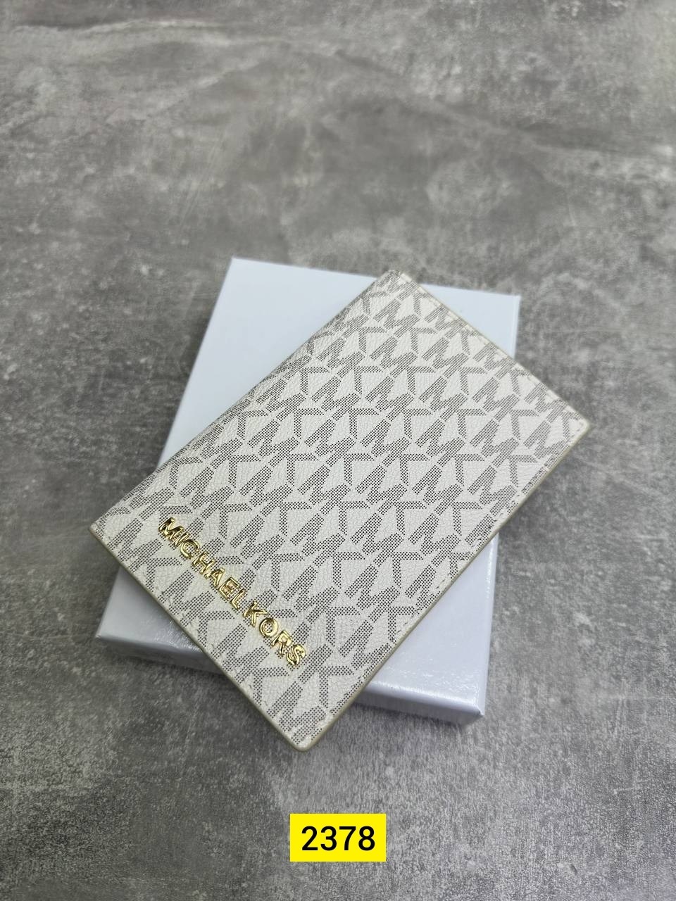 обложка на паспорт michael kors,брендовая обложка на паспорт michael kors,michael kors кошелек,обложка для паспорта michael kors женская,чехол на паспорт майкл корс