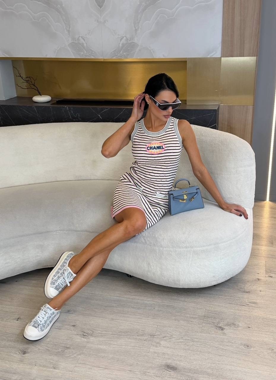 платья в полоску,платье женской,платье миди в полоску,стильное платье в полоску,облегающее платье