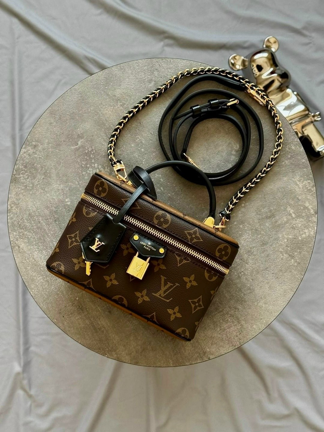 cумка louis vuitton,сумка луи виттон через плечо,louis vuitton vanity pm,сумка женская louis vuitton,louis vuitton сумка ведро на плечо