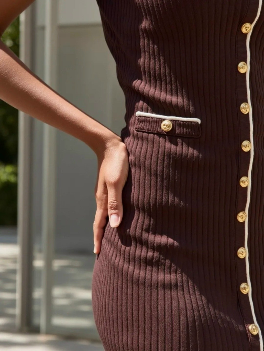 приталенное платье,платье трикотажное миди,трикотажное платье,стильное платье,платье коричневое