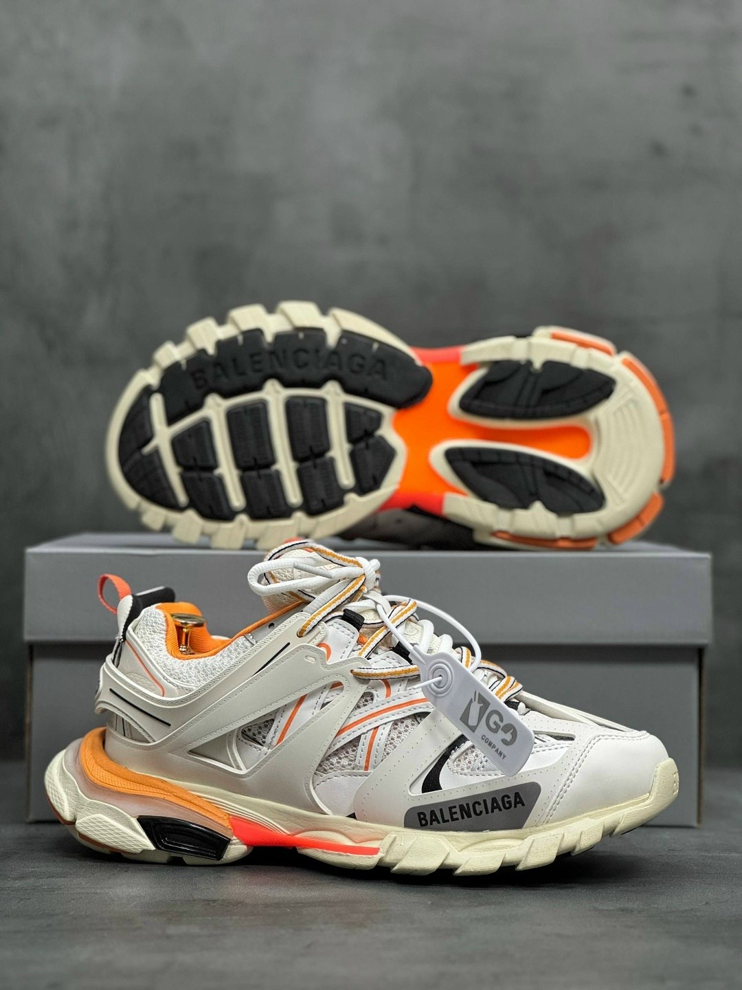 balenciaga tracks orange and white,кроссовки balenciaga track,кроссовки balenciaga,кроссовки balenciaga wmns track trainer white orange,balenciaga track