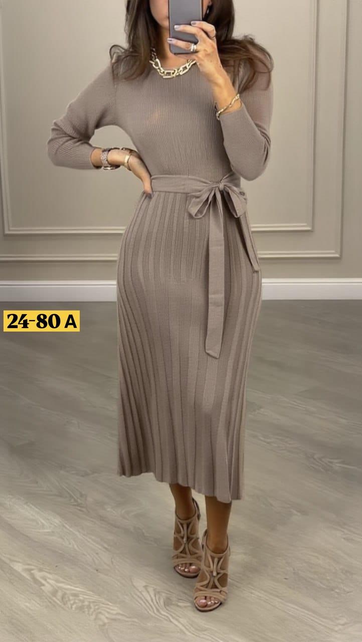 платье с поясом,платье модное,трикотажное платье с плиссированной юбкой,теплое платье,трикотажное платье