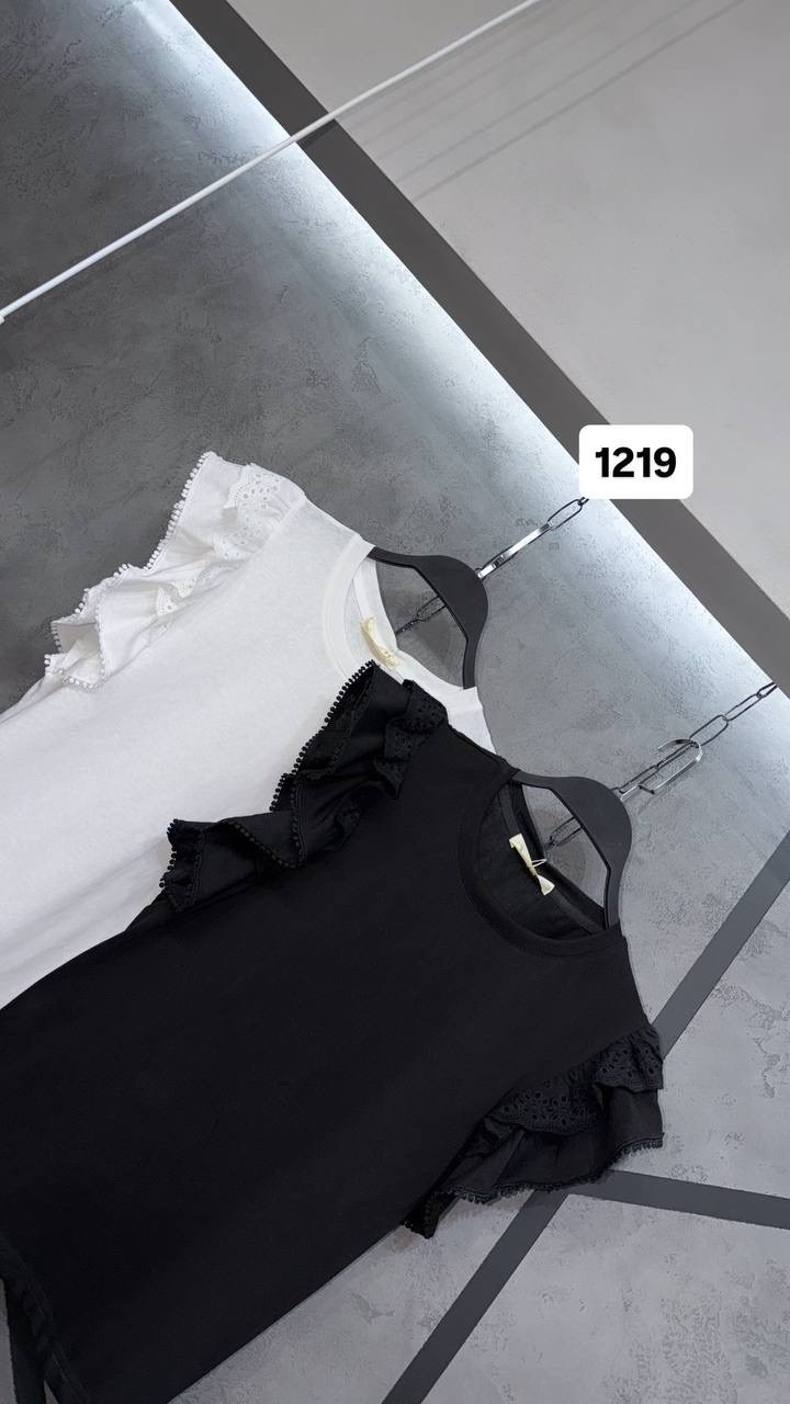 футболка с оборками,блузка с оборками,женская футболка с оборками,белая женская футболка,футболка с кружевами