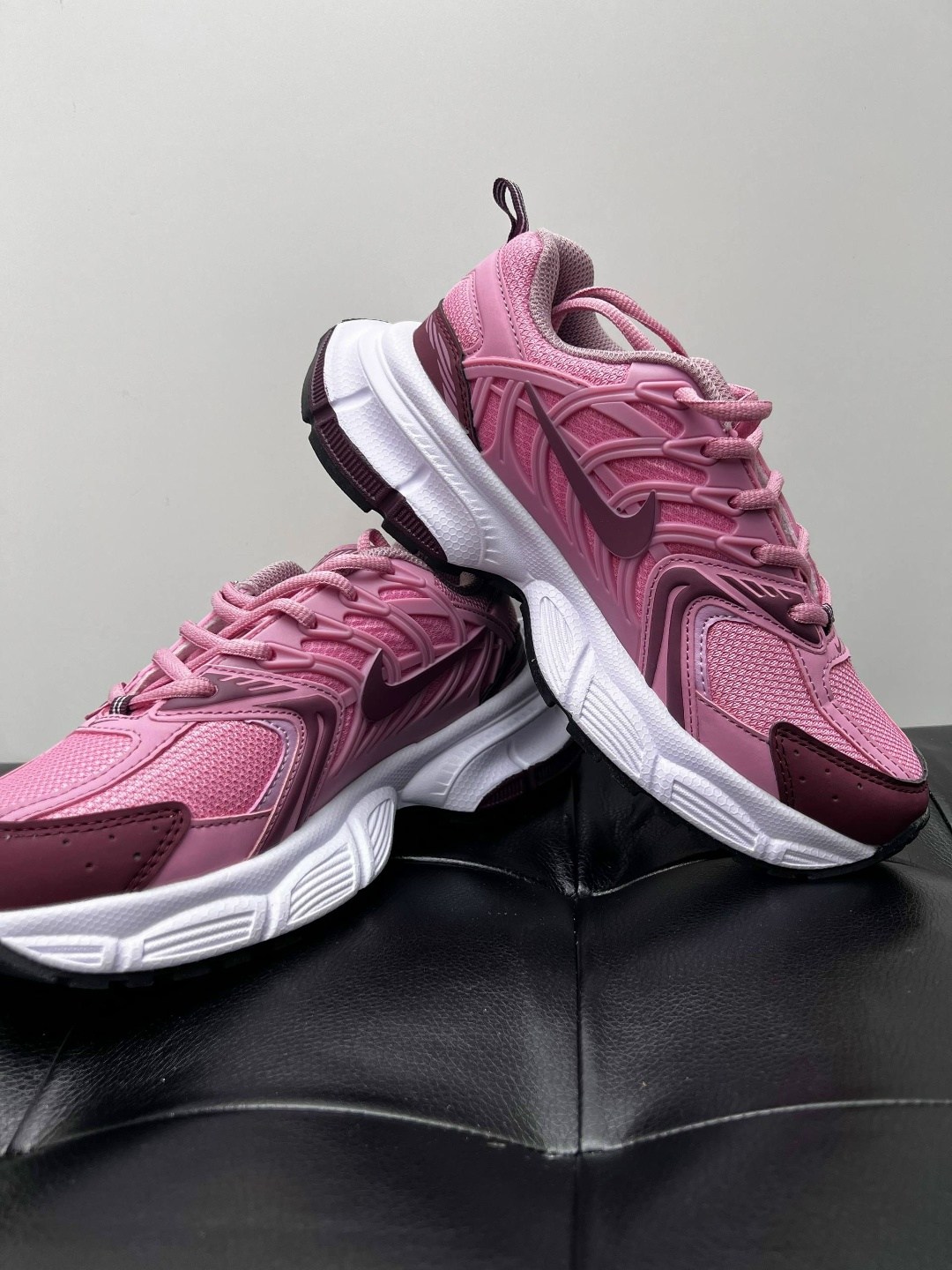 женские кроссовки,кроссовки,спортивная ,розовые кроссовки,кроссовки nike