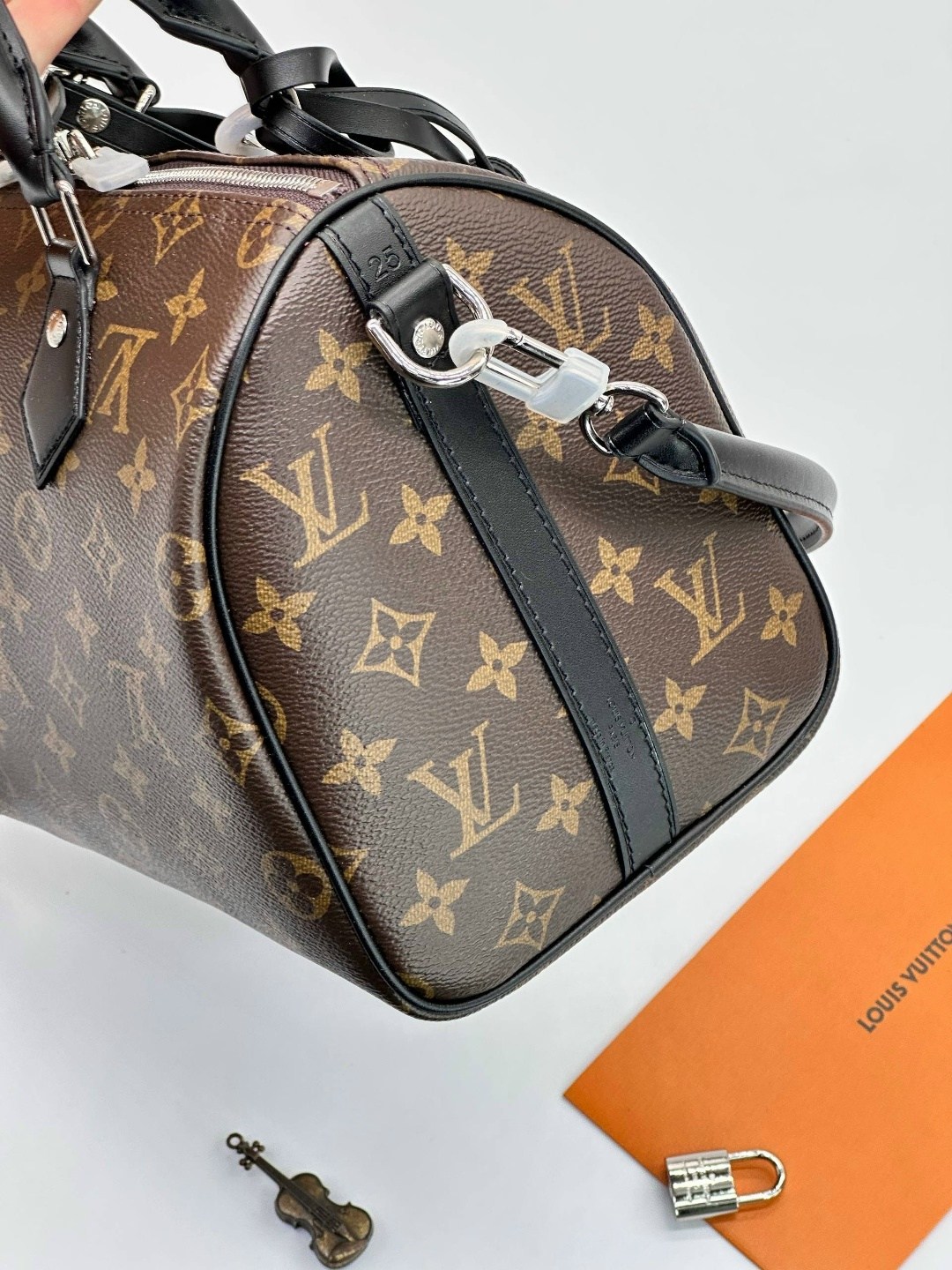 сумка женская louis vuitton,классическая сумка speedy louis vuitton с монограммой,сумка louis vuitton,louis vuitton сумка дорожная,louis vuitton сумка на плечо