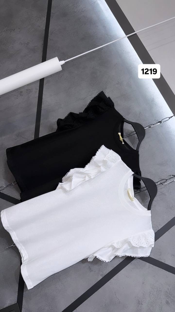 футболка с оборками,блузка с оборками,женская футболка с оборками,белая женская футболка,футболка с кружевами