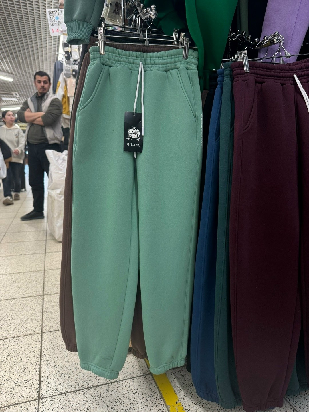 спортивные брюки,женские спортивные брюки,бордовые спортивные штаны женские,брюки бордовые,брюки джоггеры