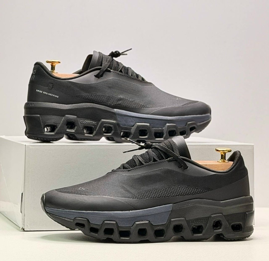 кроссовки,мужские кроссовки,черные кроссовки,кроссовки мужские on running cloudmonster полностью черные,повседневные кроссовки