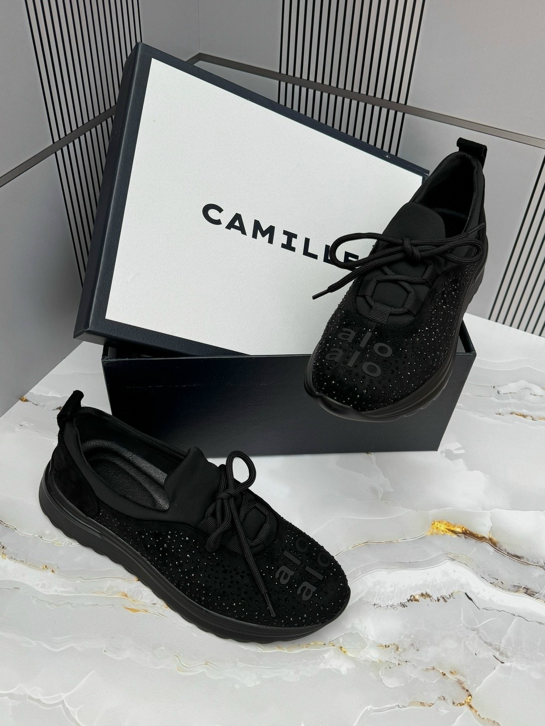 ,женская ,кроссовки со стразами,черные кроссовки,кроссовки женскиe