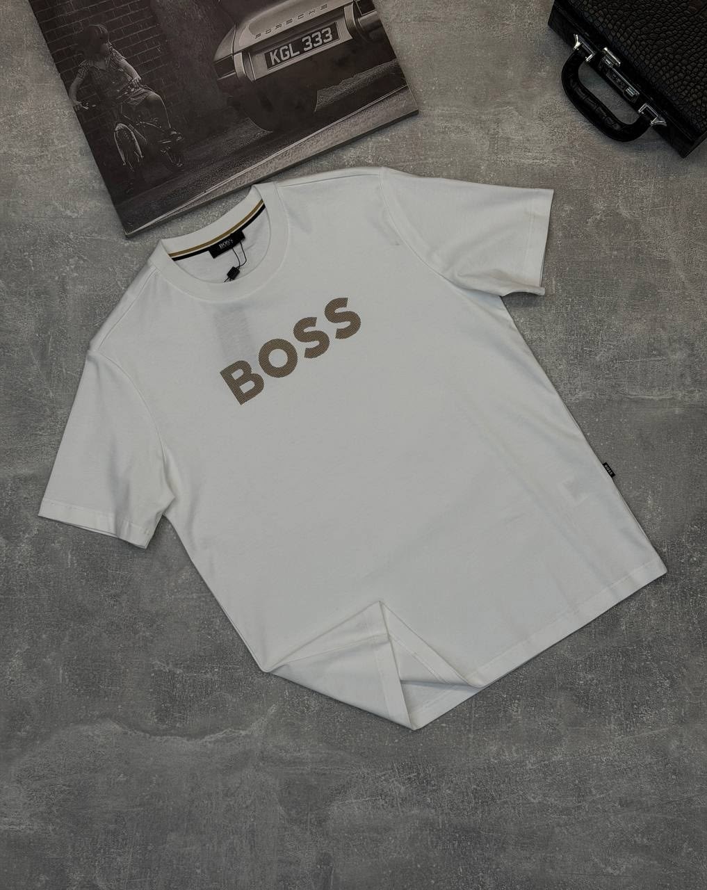 белая футболка хуго босс мужская,футболки мужские,мужские футболки hugo boss,футболки мужские белые,футболка хуго босс с надписью