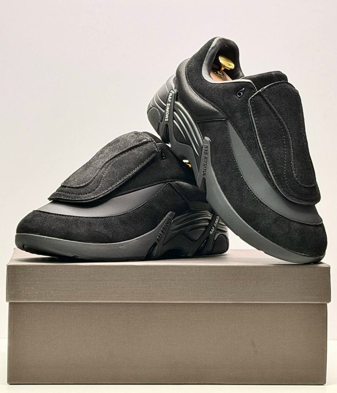 кроссовки raf simons antei,кроссовки raf simons,raf simons antei,raf simons черные замшевые низкие кроссовки,raf simons antei black