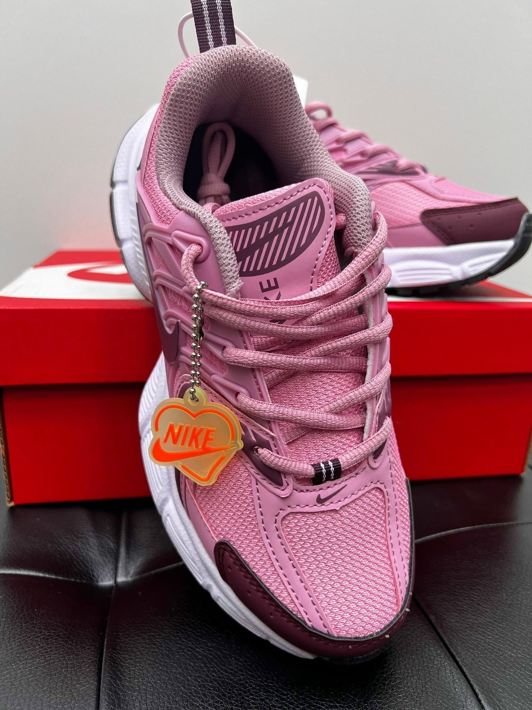 женские кроссовки,кроссовки,спортивная ,розовые кроссовки,кроссовки nike