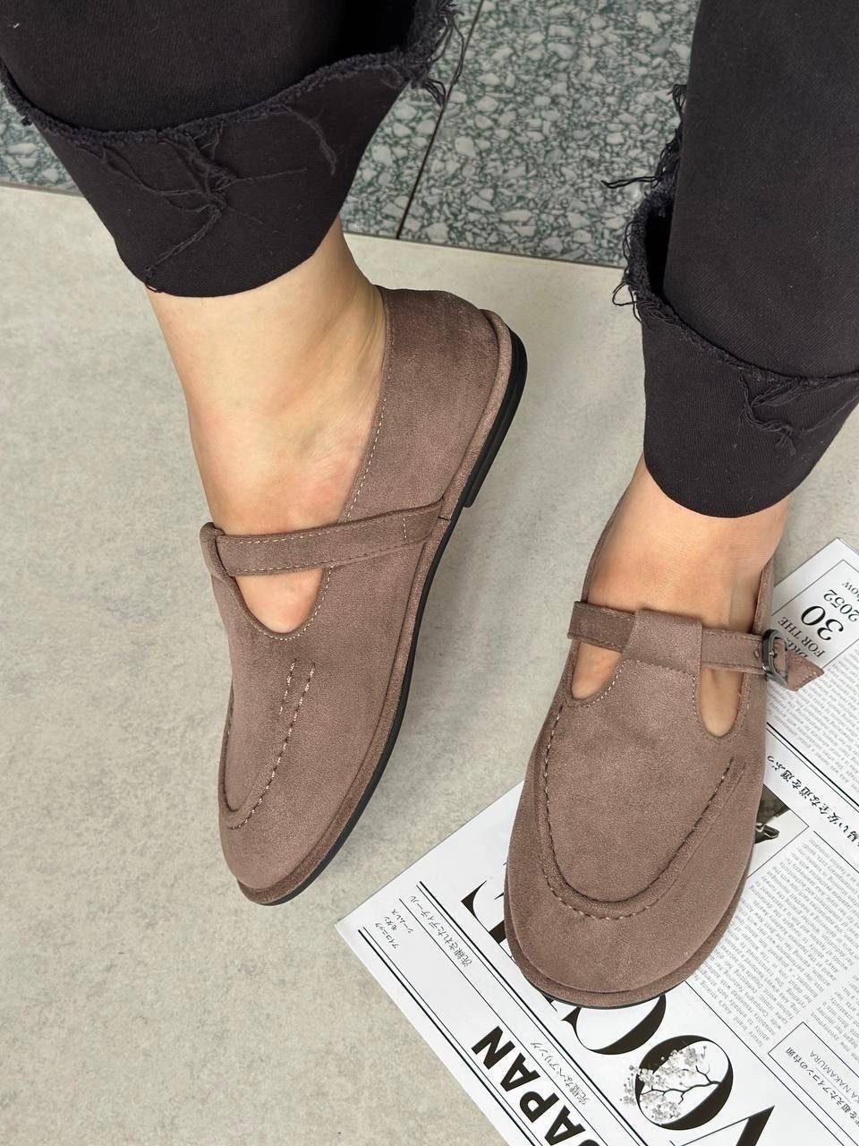лоферы из натуральной замши,,лоферы коричневые с ремешком замшевые,лоферы с пряжкой,лоферы замшевые