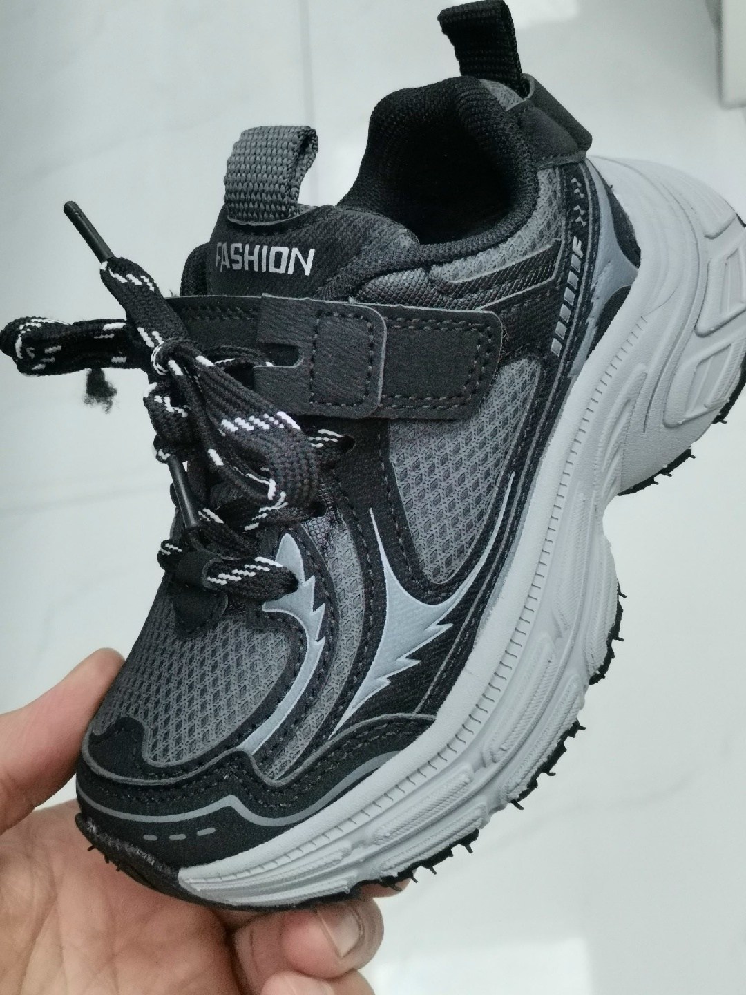 детские кроссовки,кроссовки,спортивная ,кроссовки черные,повседневные кроссовки