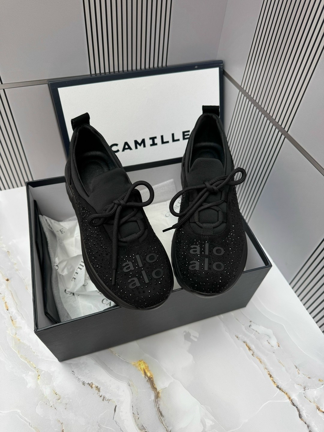 ,женская ,кроссовки со стразами,черные кроссовки,кроссовки женскиe