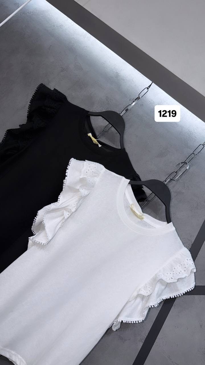 футболка с оборками,блузка с оборками,женская футболка с оборками,белая женская футболка,футболка с кружевами