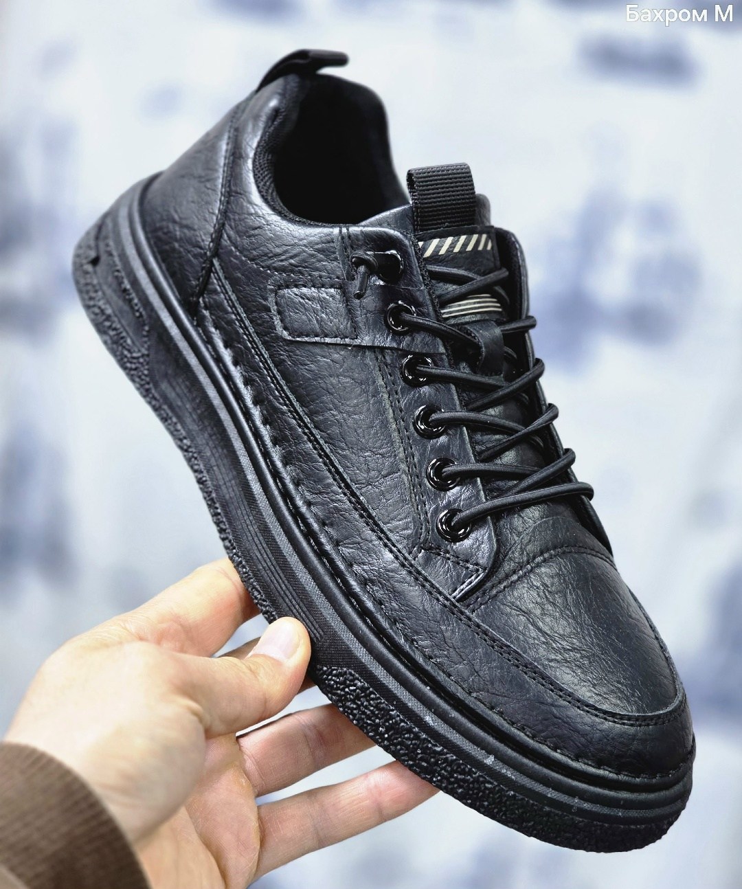 мужская ,,мужская спортивная ,кроссовки мужские кожаные,спортивная  для мужчин