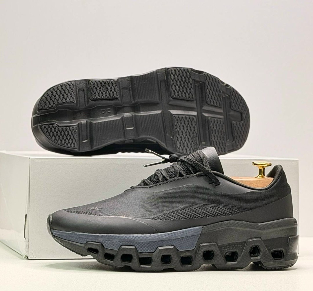 кроссовки,мужские кроссовки,черные кроссовки,кроссовки мужские on running cloudmonster полностью черные,повседневные кроссовки