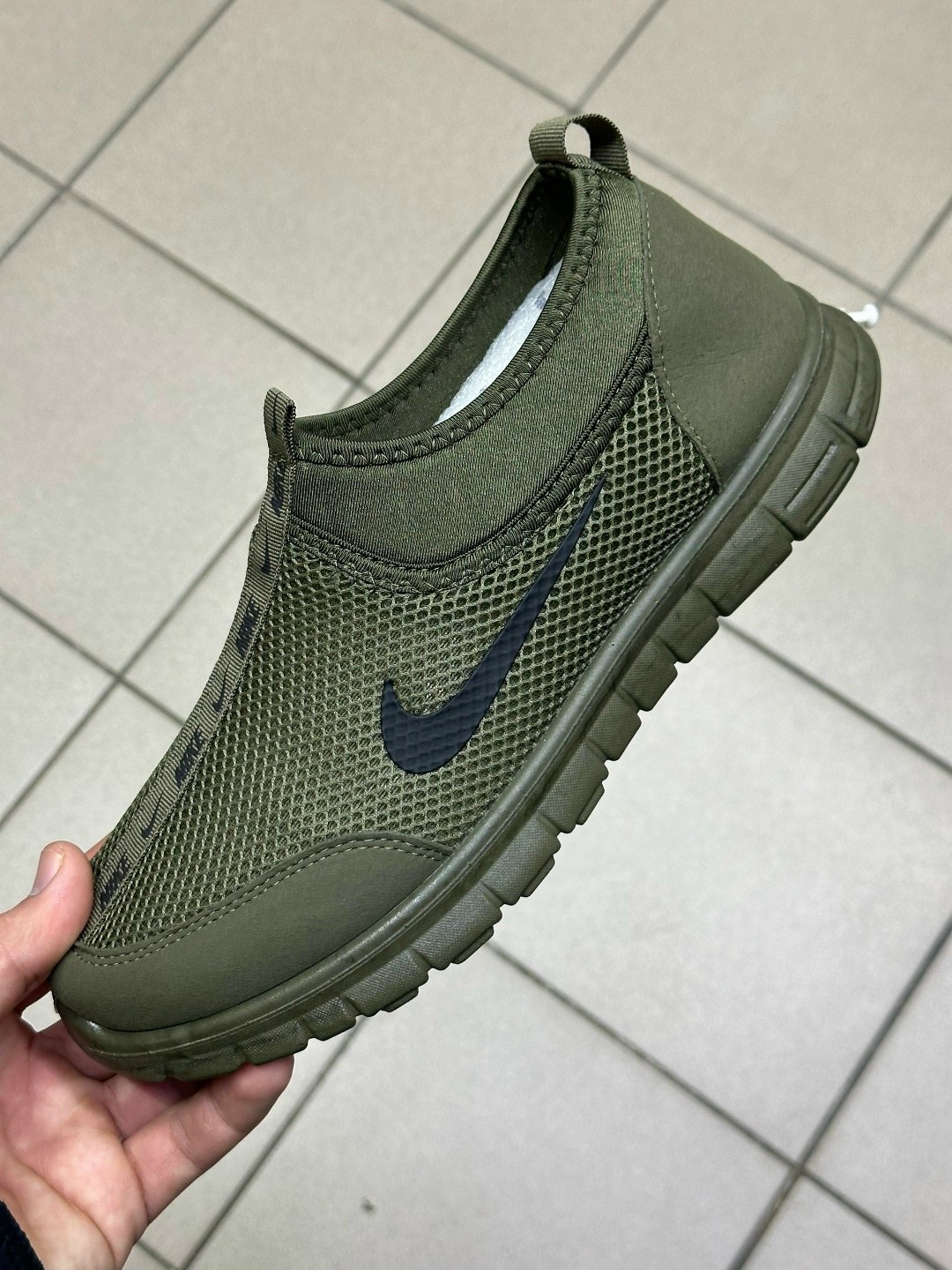 ,кроссовки,кроссовки женскиe,кроссовки мальчику,мужские слипоны