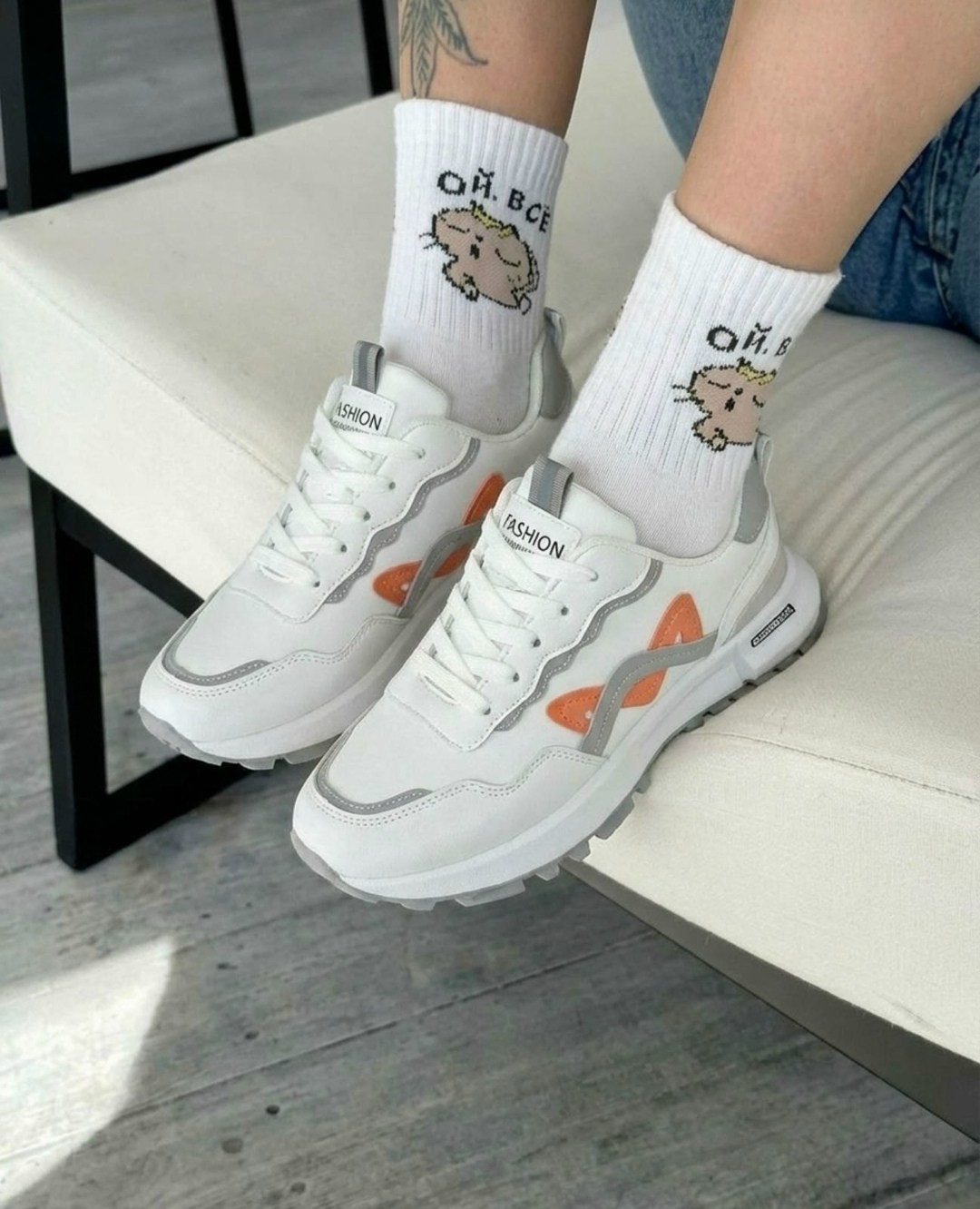 кроссовки женские,кроссовки модные,белые кроссовки женские,спортивная ,белые кроссовки