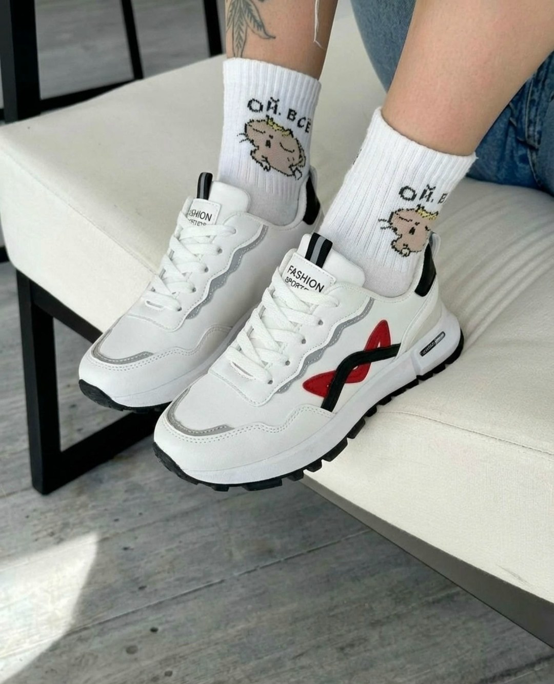 кроссовки женские,кроссовки модные,белые кроссовки женские,спортивная ,белые кроссовки