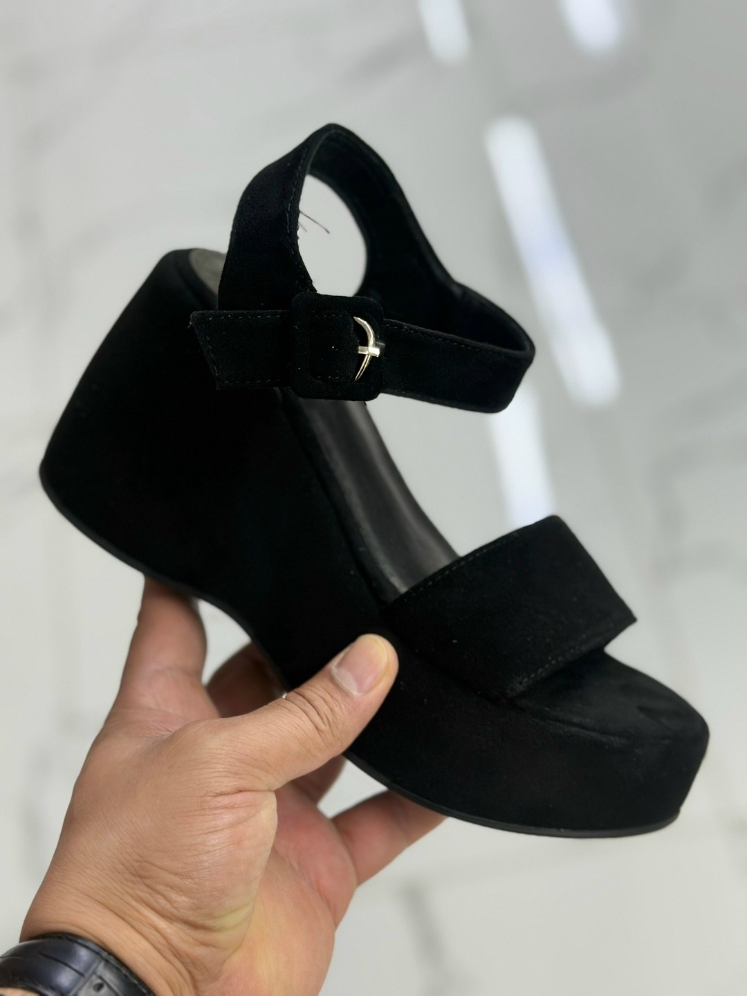 ,босоножки на платформе,босоножки женские,босоножки замшевые,стильные босоножки